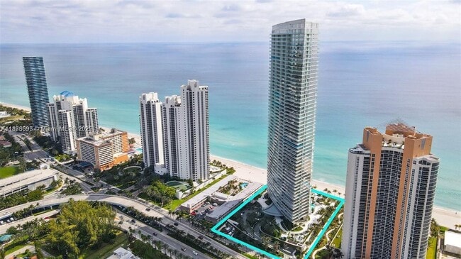 Building Photo - 18975 Collins Ave