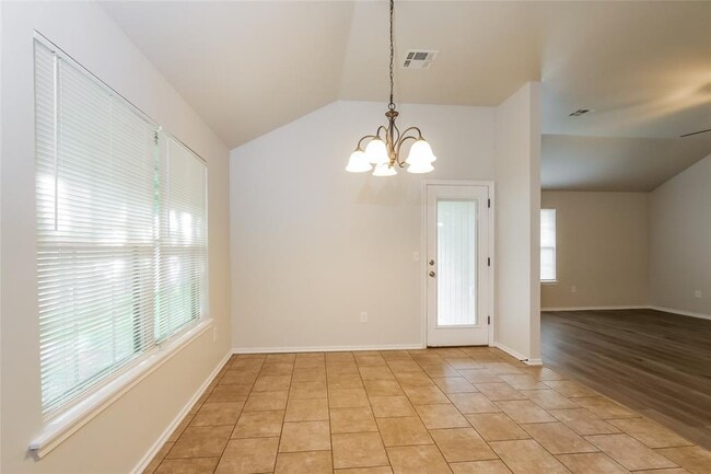 Building Photo - 1338 Selborne Pl