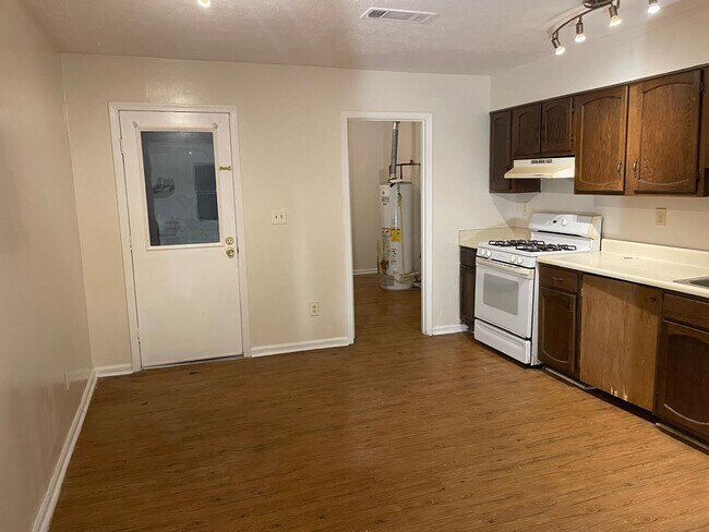 Building Photo - Conyers Duplex