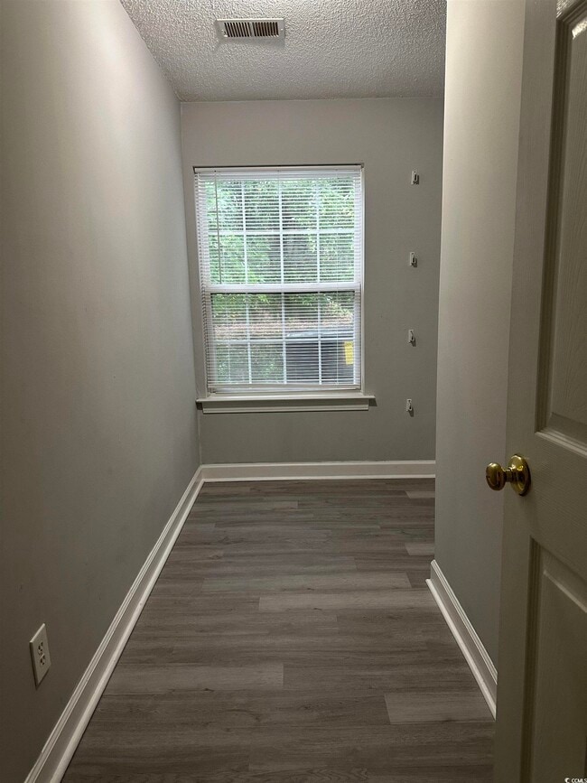 Building Photo - 4380 Daphne Ln