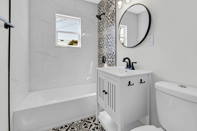 Building Photo - Houston Avenue