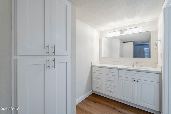 Building Photo - 5995 N 78th St