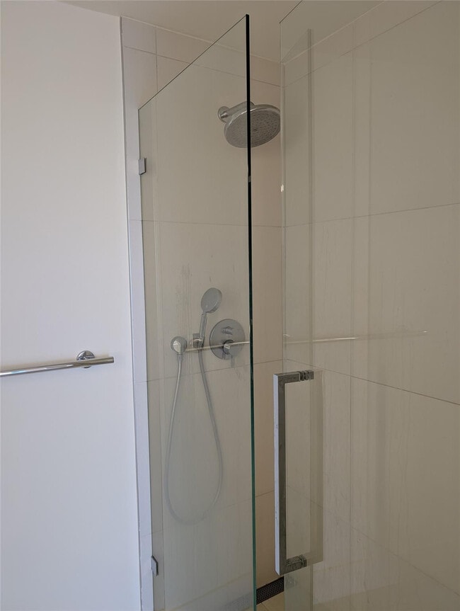 Building Photo - 2000 Metropica Wy