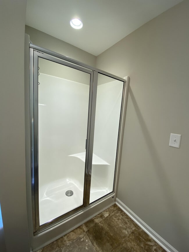 Building Photo - 617 Rockland Dr