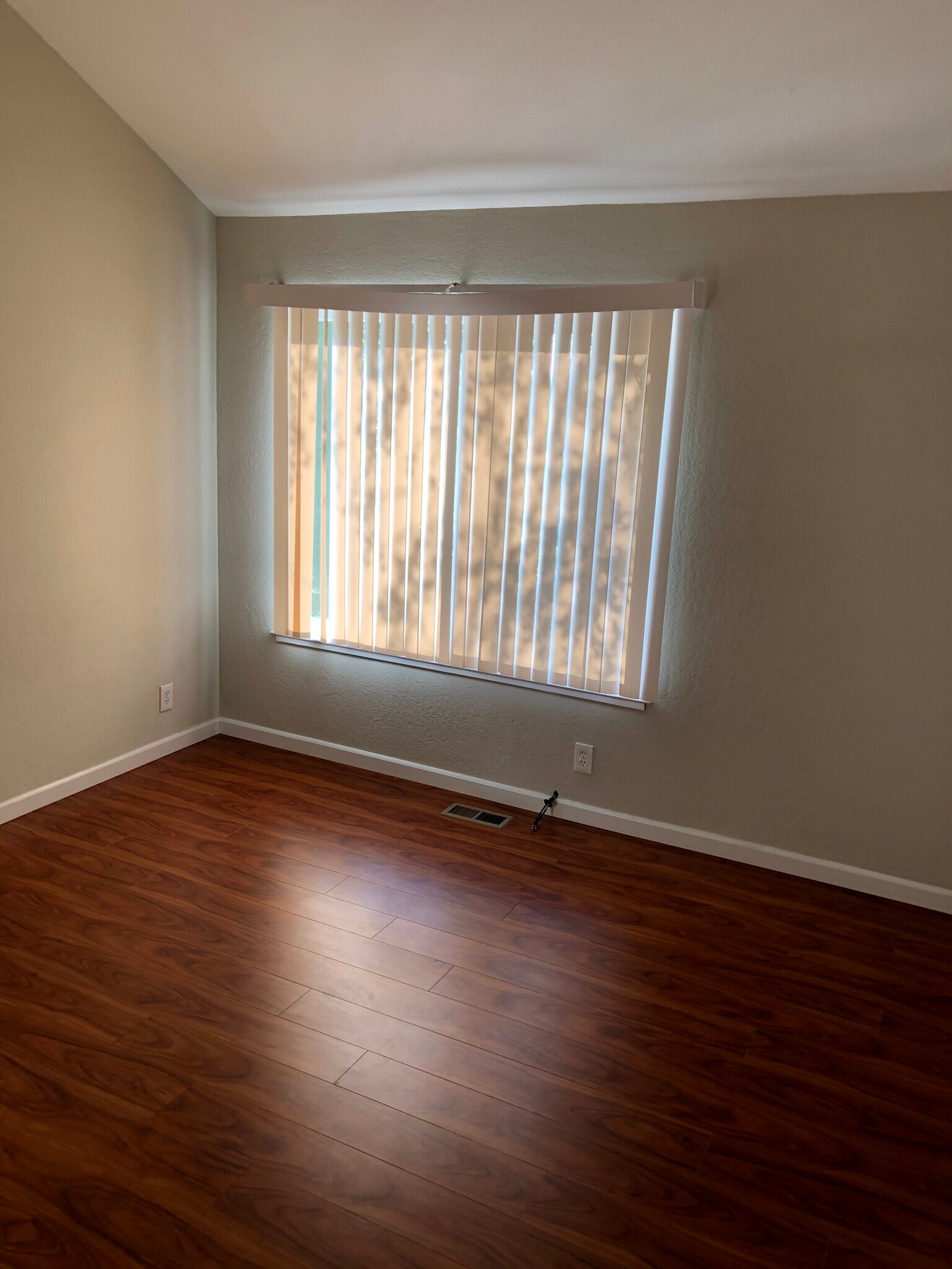 Upstairs second bedroom - 24352 Dover Ln