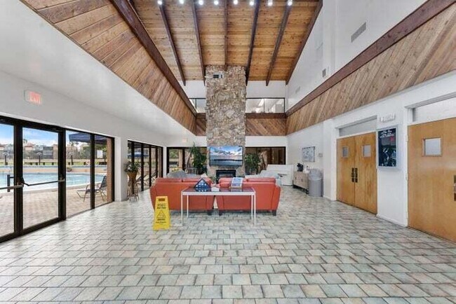 Building Photo - 370 NW 76th Ave