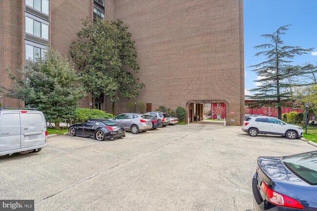 Building Photo - 1510 12th St N