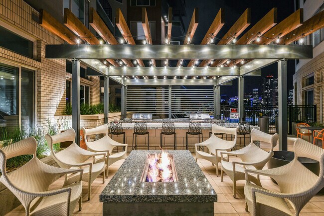 Building Photo - 2298 W 28th Ave