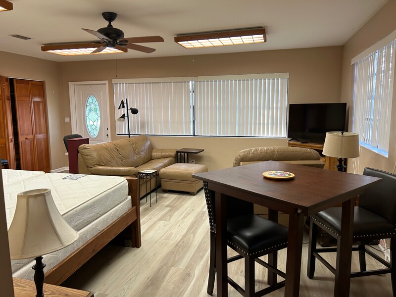 Building Photo - 630 NW 7th Ave