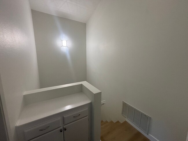 Building Photo - 2-Bedroom Townhouse with Community Pool & ...