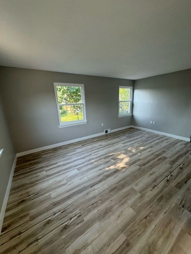 Building Photo - 2405 Carew St