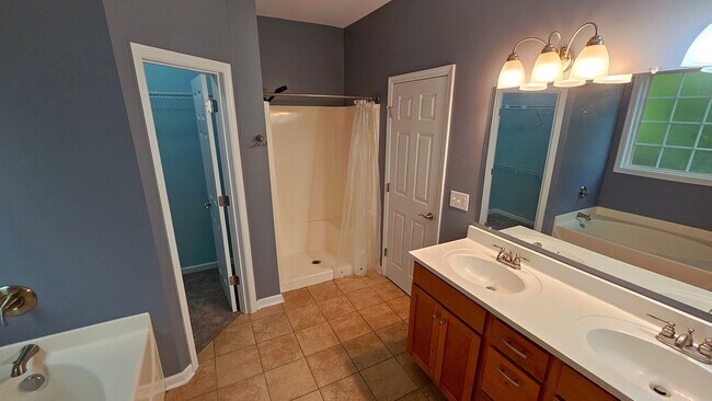 Building Photo - 3 BR 2 BA in Swansboro