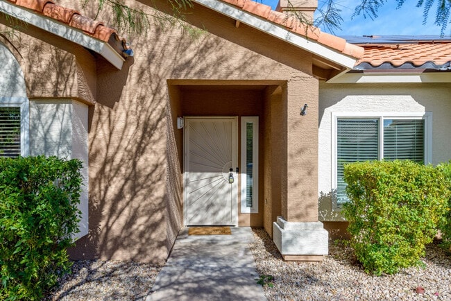 Building Photo - 650 W Palo Verde St