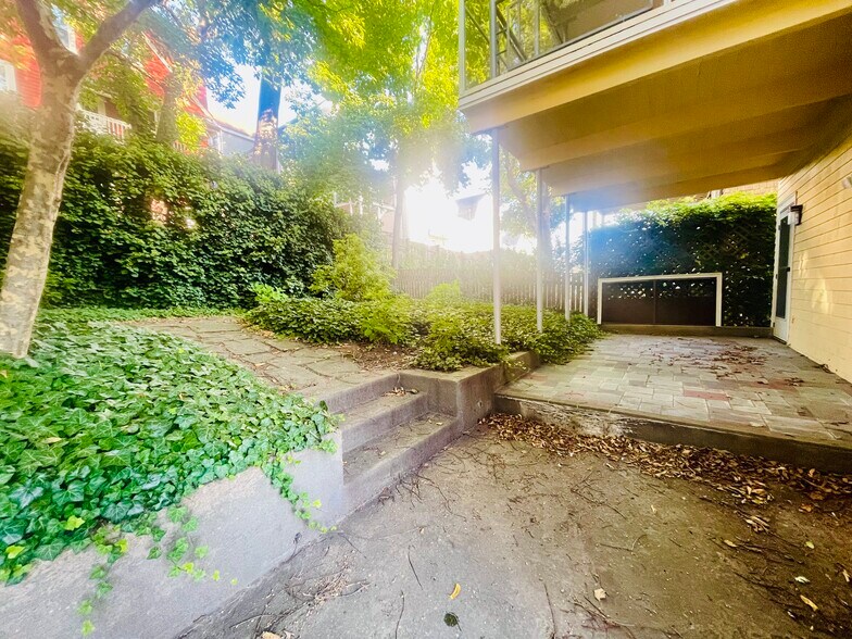BACK YARD - 10 Packard Ave