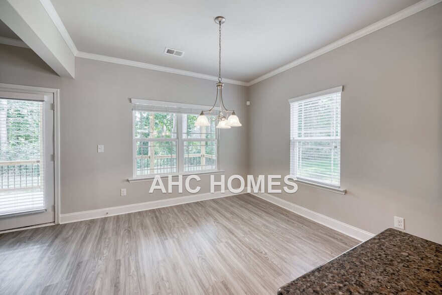 Building Photo - 2297 Shady Dr