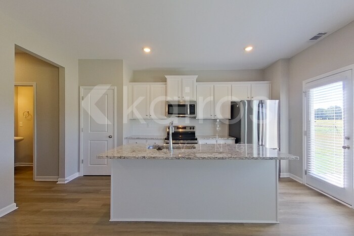 Building Photo - 908 Silent Barge Cv