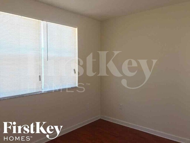 Building Photo - 11912 SW 126th Ln