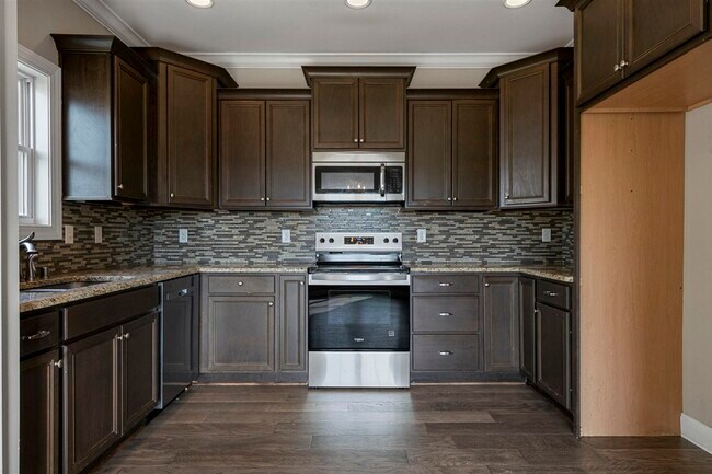 Building Photo - 457 Adalynn Cir