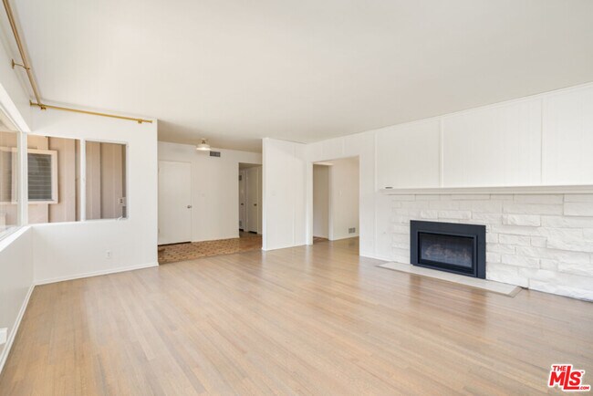 Building Photo - 1053 Maroney Ln