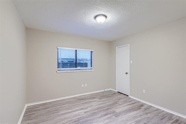 Building Photo - 13423 Birdcall Ln