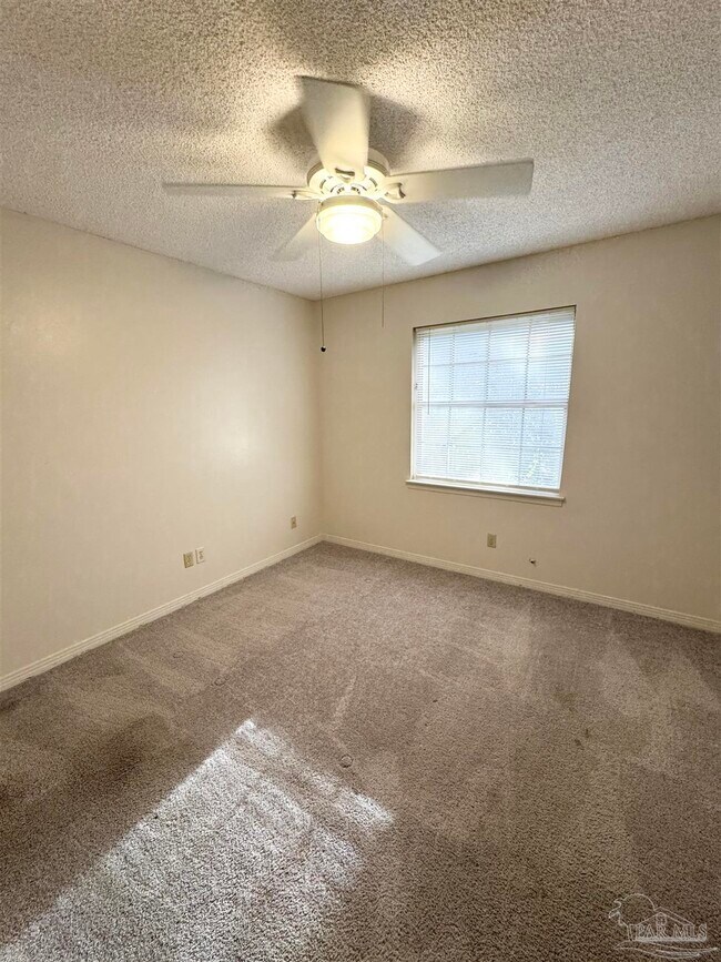 Building Photo - 6740 Bunker Hill Cir