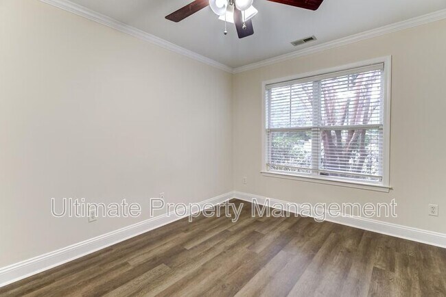 Building Photo - 902 Kiwi Ln