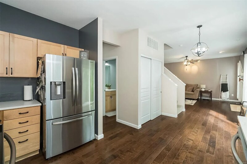 Building Photo - 460 Fortress Ct