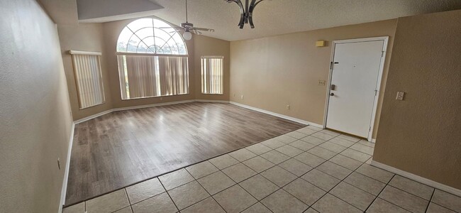 Building Photo - Beautiful 3 Bed 2 Bath Condo in Sweetwater...