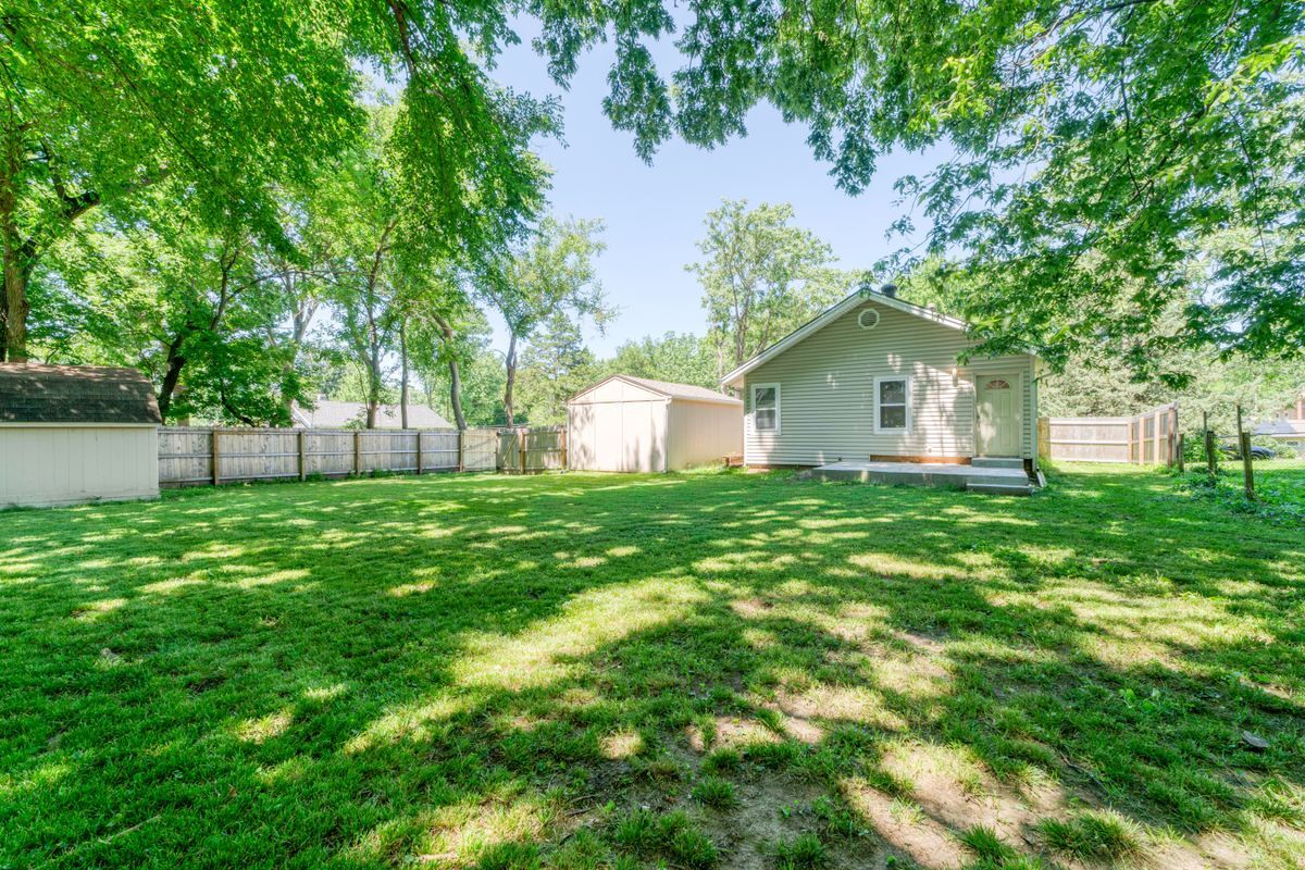 Building Photo - 8241 Riley St