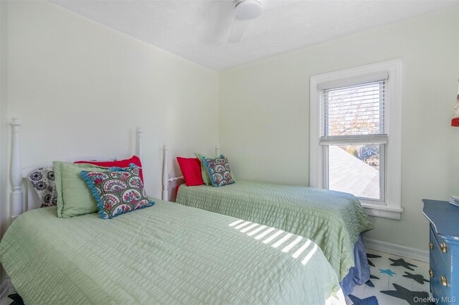 Building Photo - 312 5th Ave