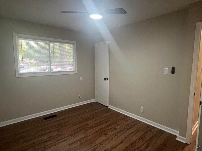 Building Photo - 1199 Runnymede Ln