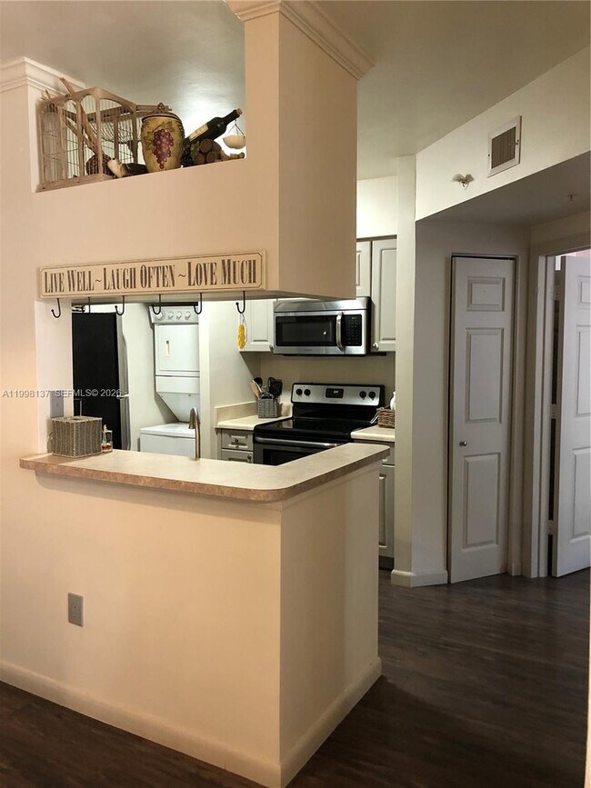 Building Photo - 17150 N Bay Rd