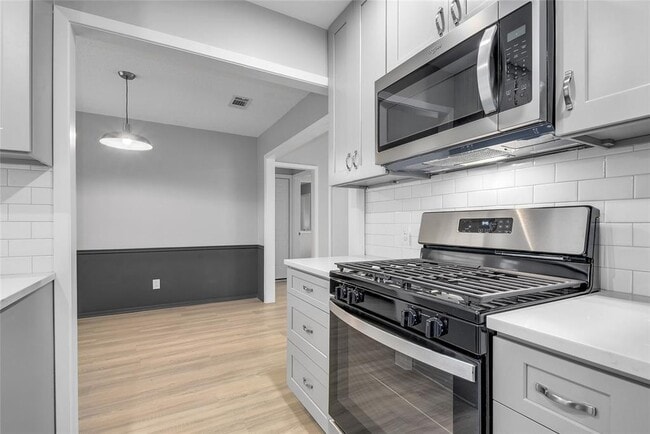 Building Photo - 5803 Lewood Dr