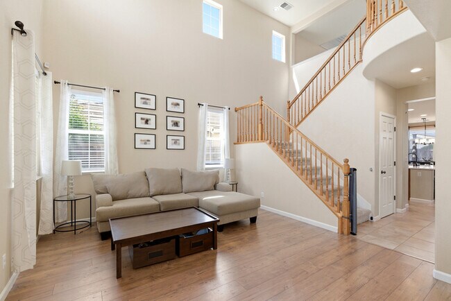 Building Photo - 1282 Seymour Cir