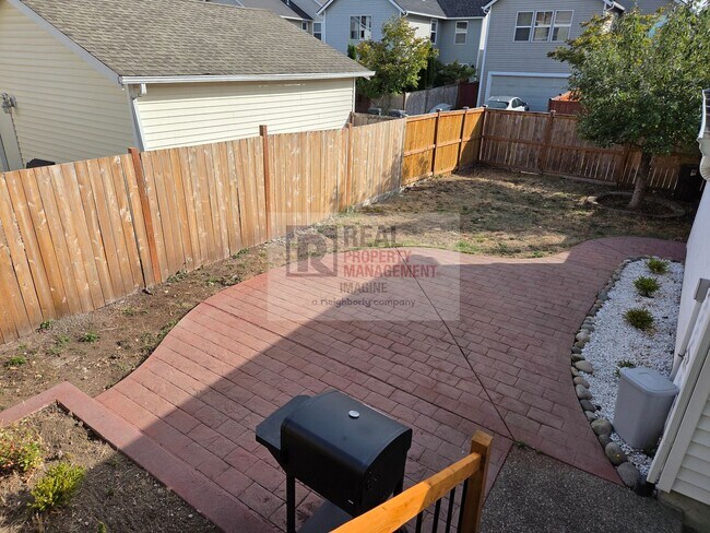 Building Photo - Check Out This Adorable 2.0 bedroom, 2.5 b...