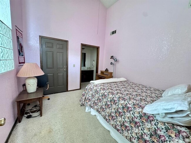 Building Photo - 2825 Tealwood Dr