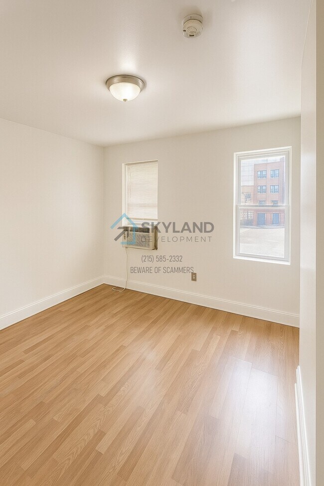 Building Photo - 3424 N Sydenham St