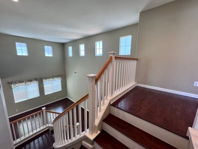 Building Photo - Beautiful Two Story 5 bedroom Home in the ...