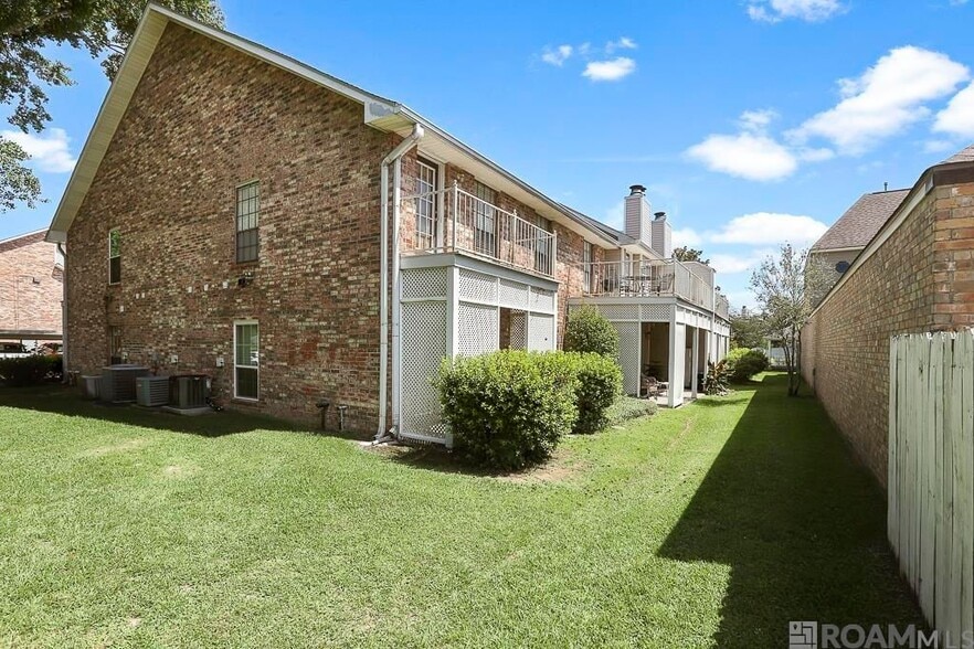 Building Photo - 8500 Bluebonnet Blvd