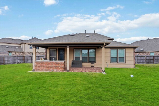 Building Photo - 8006 Ash Ridge Dr