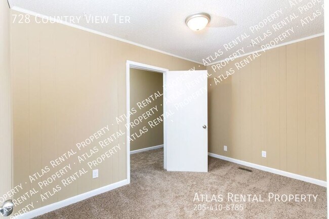 Building Photo - 728 Country View Terrace