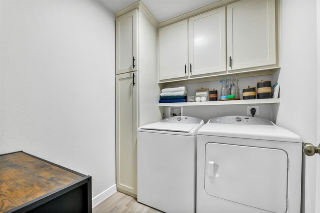 Building Photo - 26268 Astral Wy