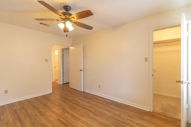 Building Photo - 2411 Raintree Path