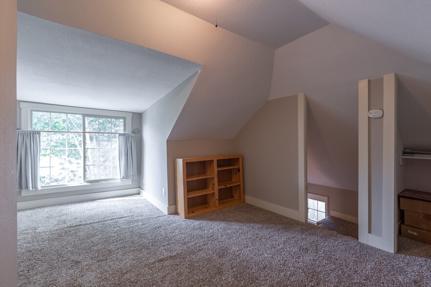 Building Photo - 3410 Q St