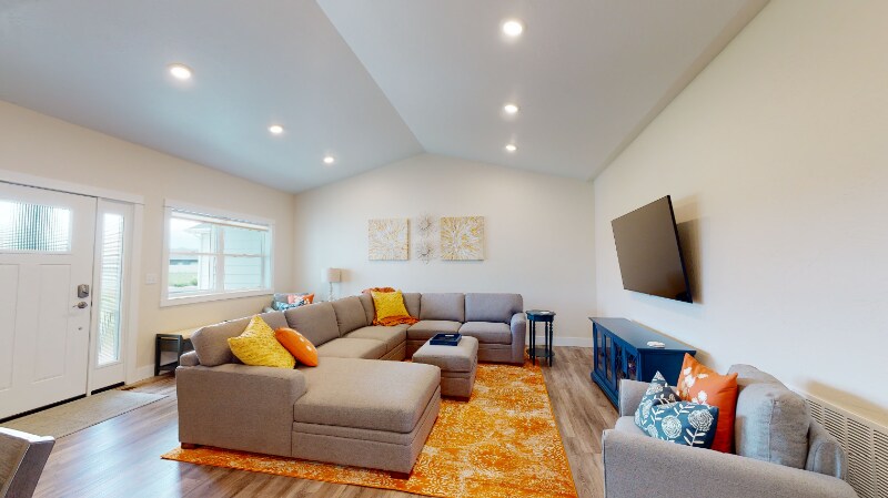 Building Photo - 4017 Swan Rd