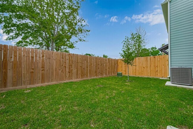 Building Photo - 8113 Esther Acres Ln