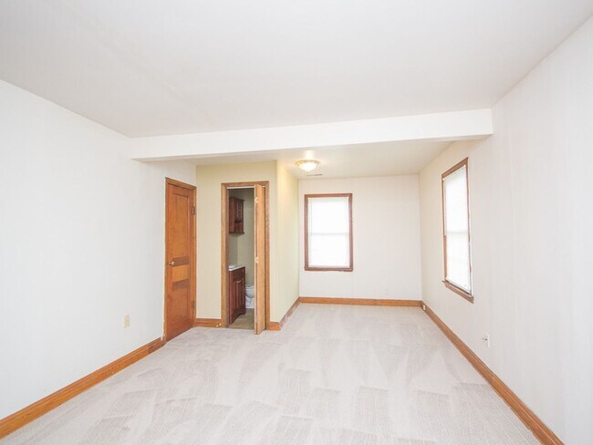 Building Photo - Farm House! Great Location....25 minutes from Huntsville!