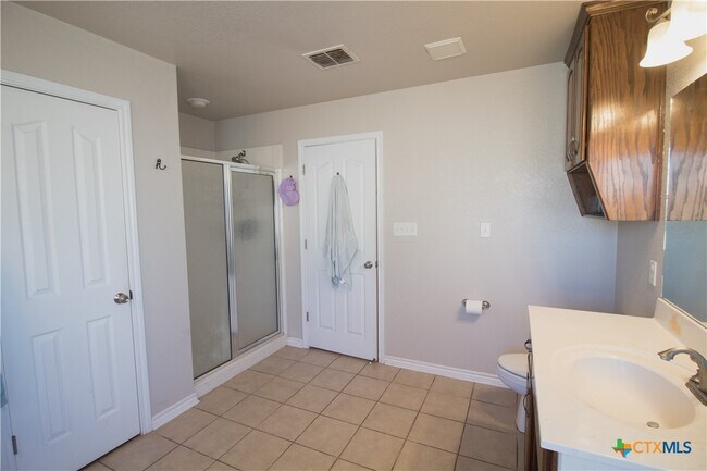 Building Photo - 714 Tundra Dr