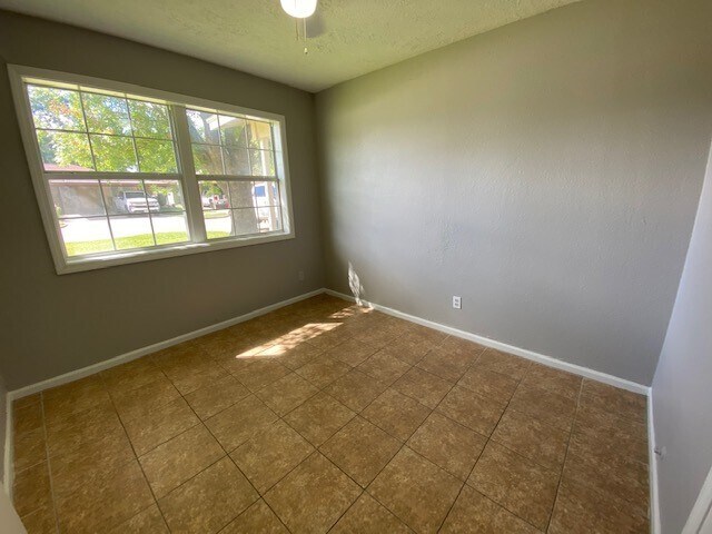 Building Photo - 2503 Marshall St