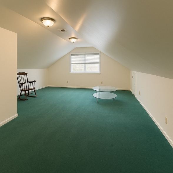 Building Photo - 306 Denbeck Rd